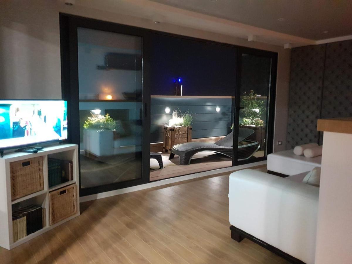 Penthouse Lux Lägenhet Belgrad Exteriör bild