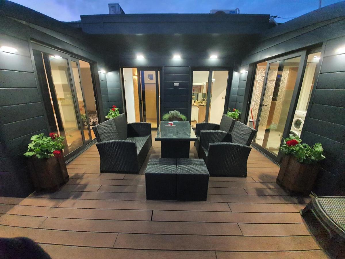 Penthouse Lux Lägenhet Belgrad Exteriör bild